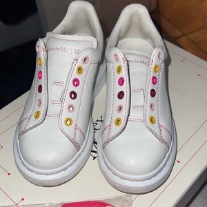 Alexander McQueen 290$